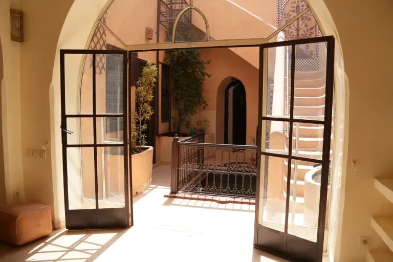Patio du Maristan Aïcha — riad à Marrakech