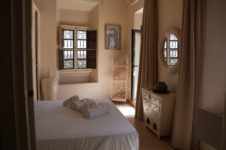 Vue du Maristan Aïcha — palmeraie de Marrakech