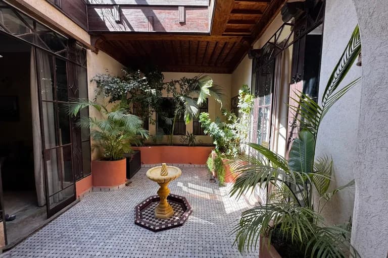 Patio du Maristan Aïcha — riad à Marrakech