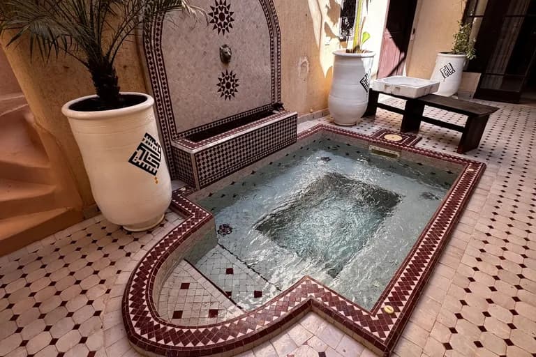 Patio du Maristan Aïcha — riad à Marrakech
